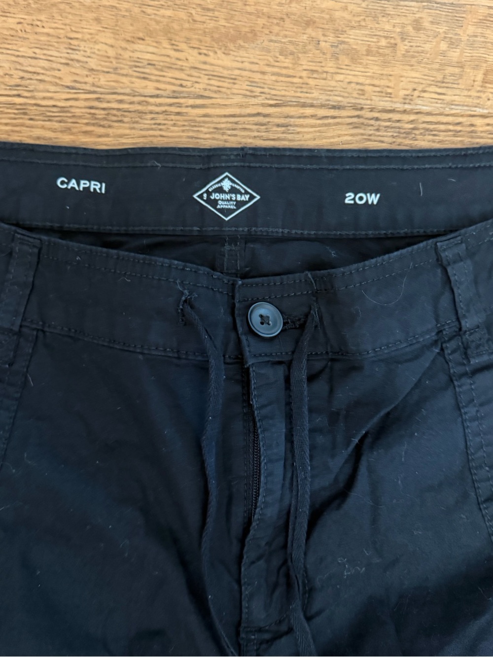 St. John’s Bay Women’s Capri Cargo Pants Black Size 20W Drawstring - Picture 2 of 4